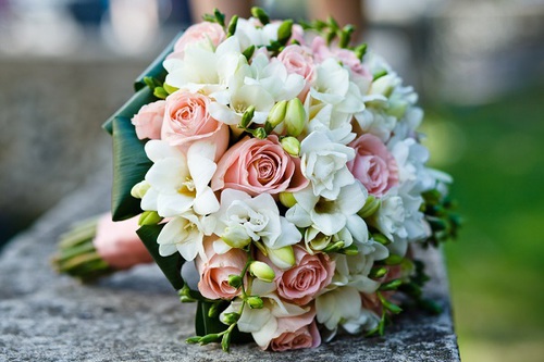 round-wedding-bouquet.jpg