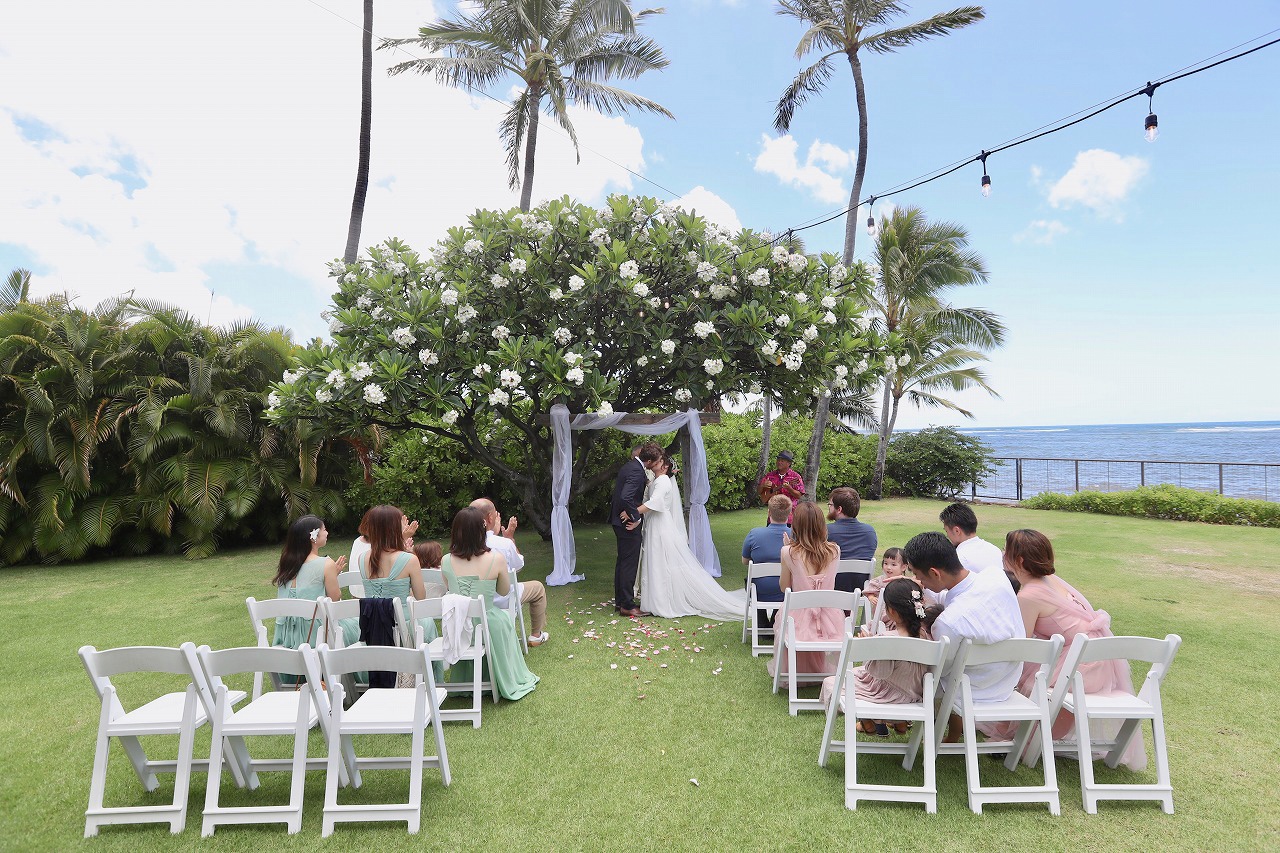ハワイ　結婚式　ハレプナカイ　ガーデン挙式　ガーデン　プルメリア