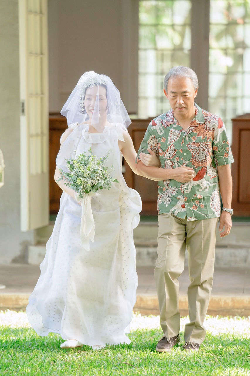 ハワイ　結婚式　ガーデン　セントラルユニオン中聖堂　ハワイ挙式　ハワイ結婚式　バージンロード