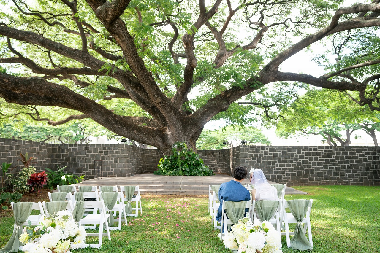 ハワイ　結婚式　ガーデン　セントラルユニオン中聖堂　ハワイ挙式　ハワイ結婚式　中庭