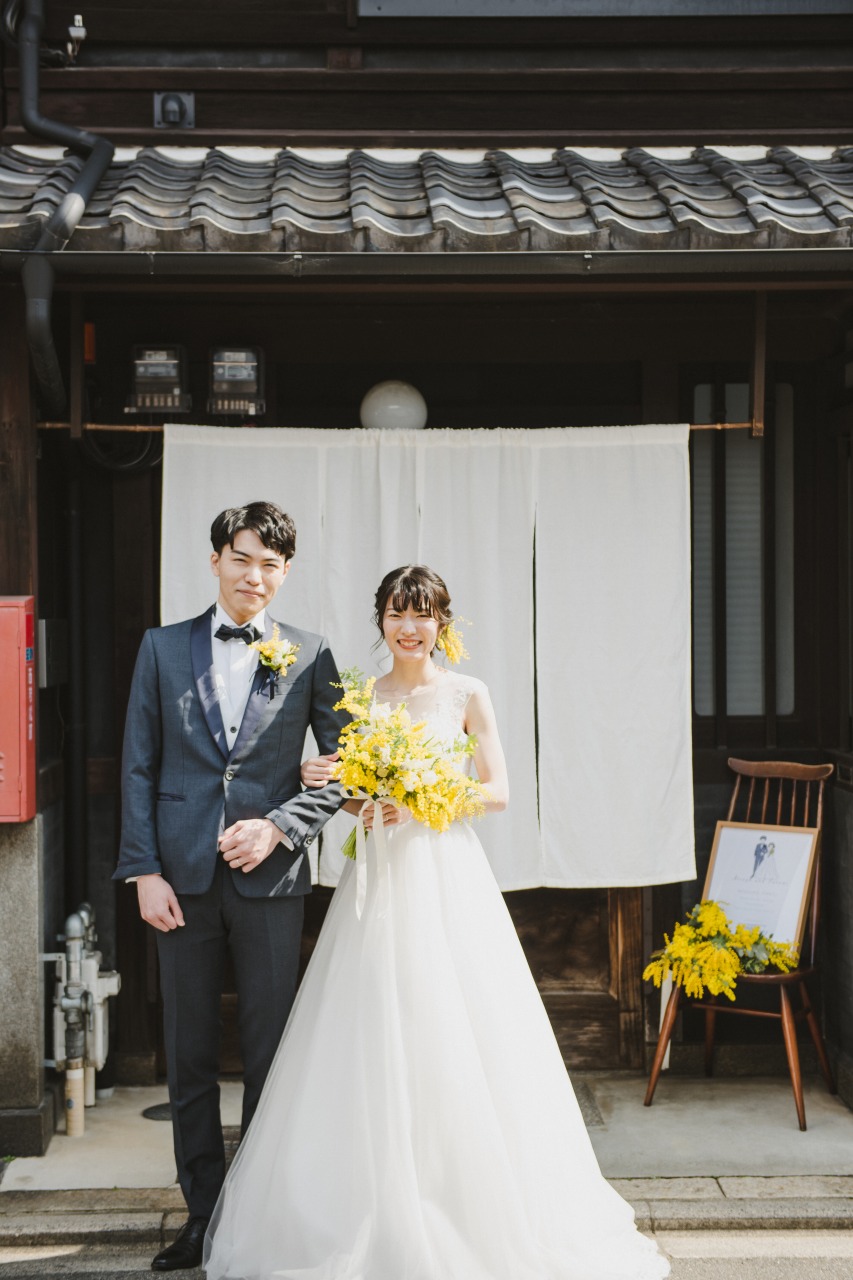 京都の町家で家族だけの結婚式をした新郎新婦