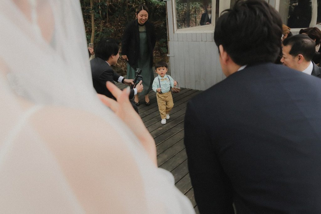 結婚式のリングボーイ