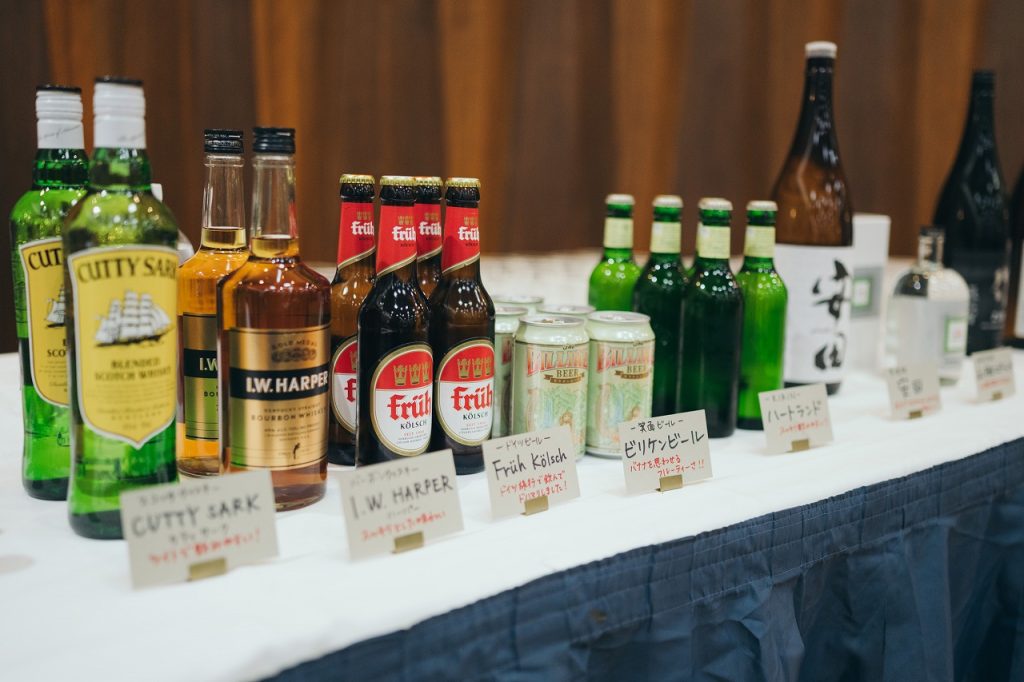 お酒をテーマにした綿業会館での結婚式