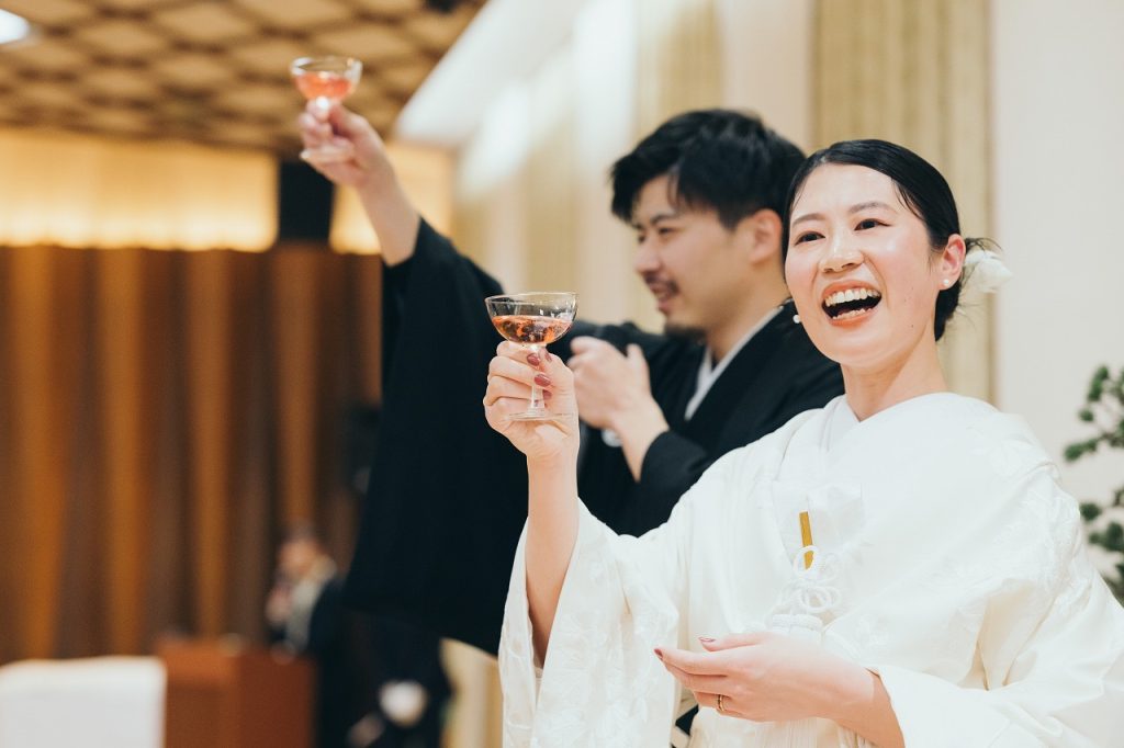 お酒をテーマにした綿業会館での結婚式