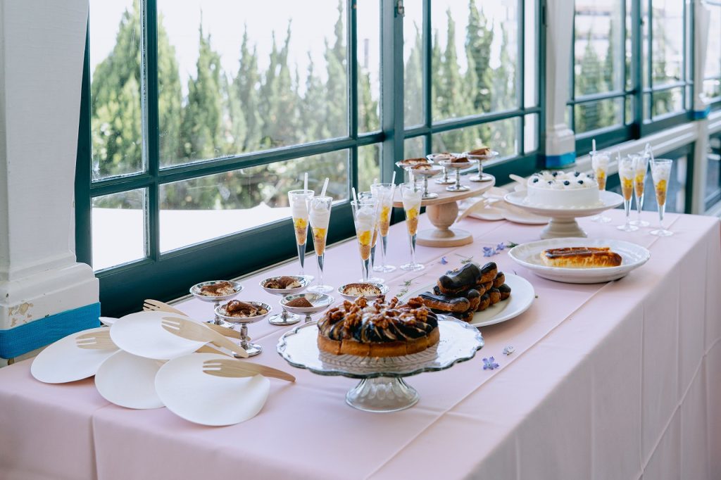 旧グッゲンハイム邸の2階でデザートビュッフェ