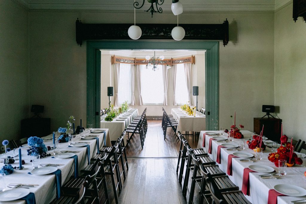 パーティー会場装飾 赤・青・黄・緑の4色