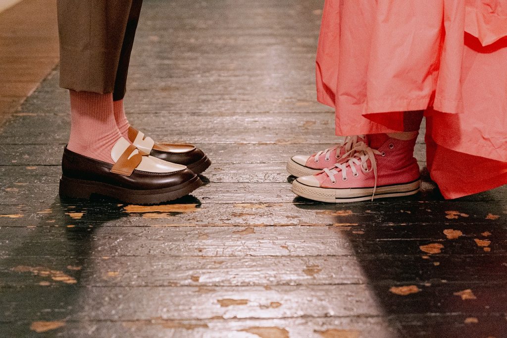 ピンクの足元コーディネート