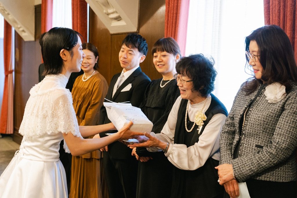 大阪倶楽部でアットホームなレトロウェディング