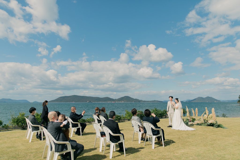 オーベルジュでリゾートへ旅行する結婚式