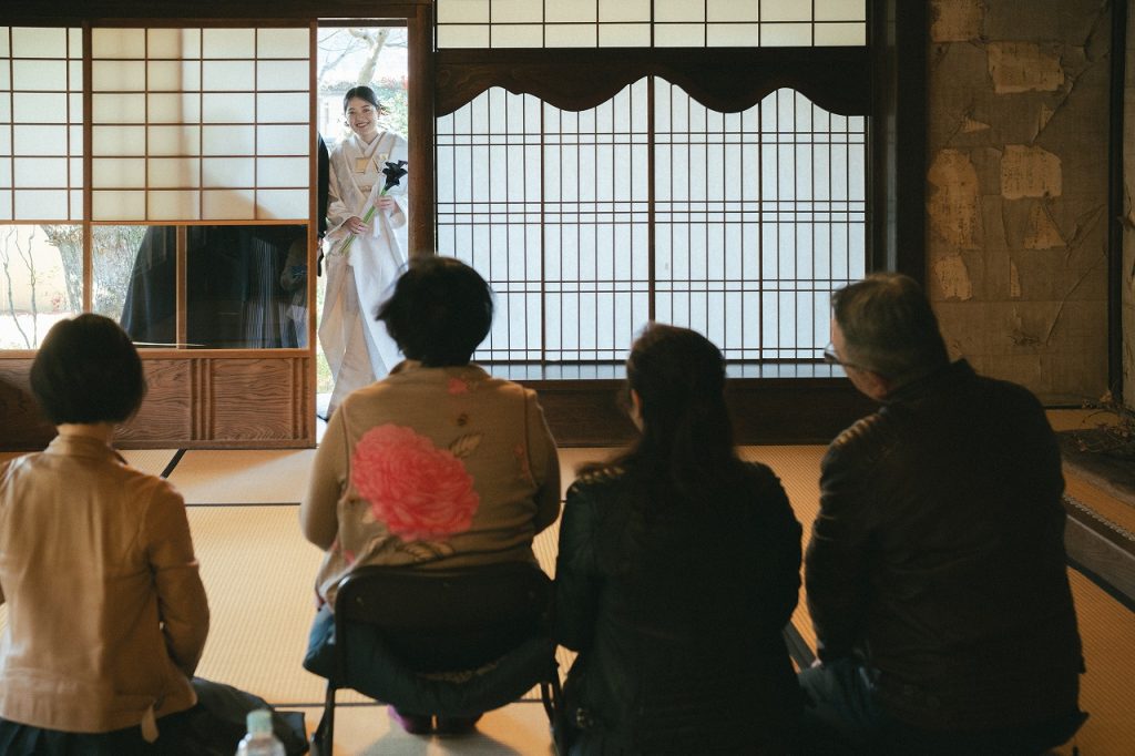自宅で結婚式の支度とファミリーミート