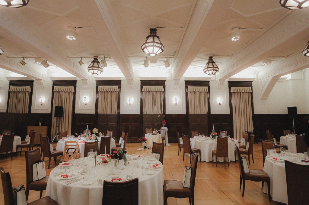 クリスマスの雰囲気を取り入れた会場装飾全体