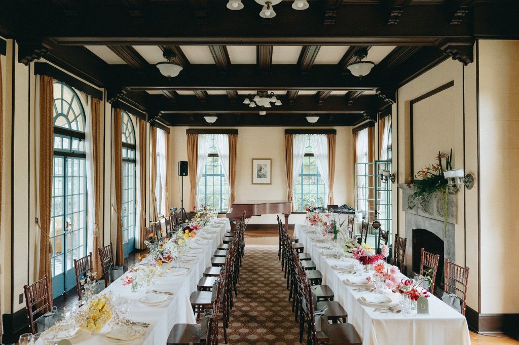 邸宅や洋館でのガーデンウェディング